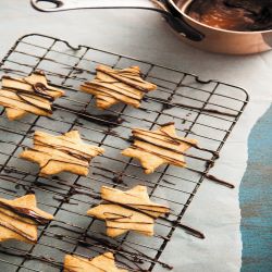 Chocolate-drizzled Coconut Biscuits